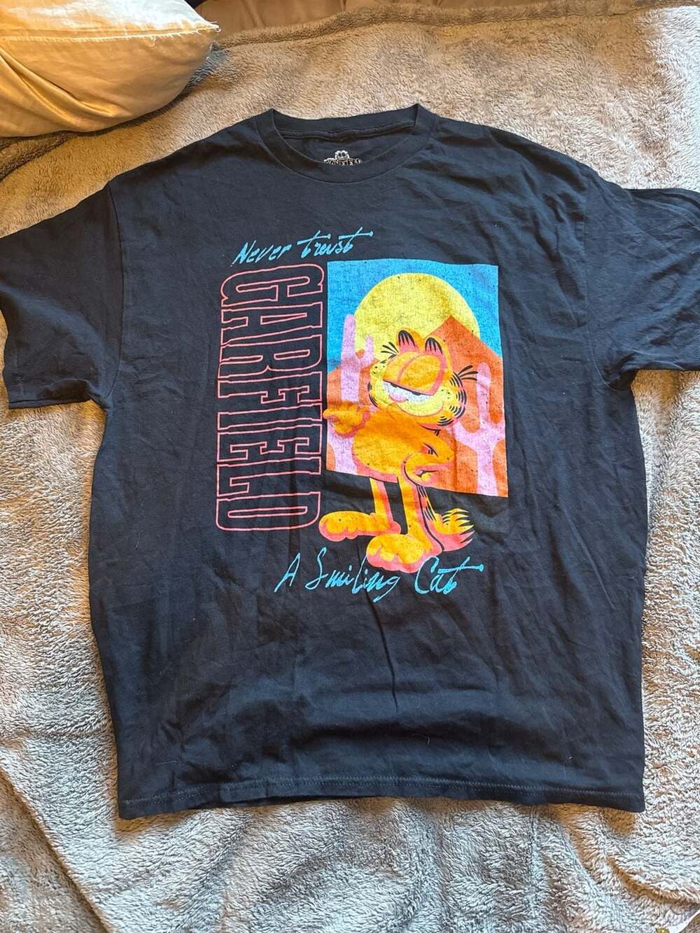 Garfield Never Trust A Smiling Cat T-Shirt Size XL